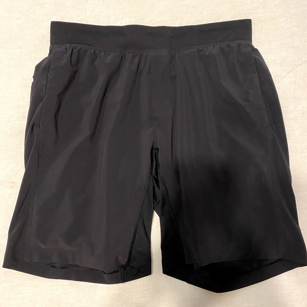 Lululemon Men’s THE lined shorts Sz. L